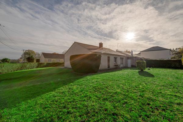 Maison Betton PLAIN PIED / PROXIMITE COMMERCES / TROIS CHAMBRES / GRAND GARAGE / JARDIN OUEST