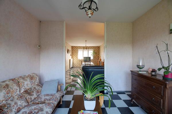 Maison Betton PLAIN PIED / PROXIMITE COMMERCES / TROIS CHAMBRES / GRAND GARAGE / JARDIN OUEST