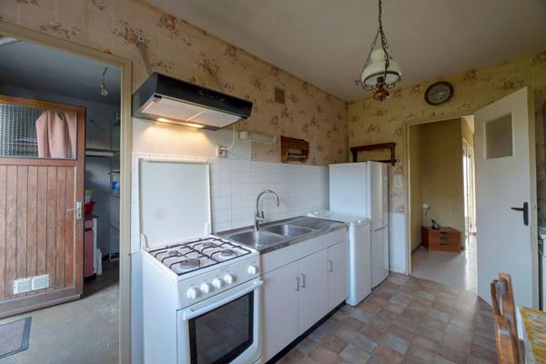 Maison Betton PLAIN PIED / PROXIMITE COMMERCES / TROIS CHAMBRES / GRAND GARAGE / JARDIN OUEST