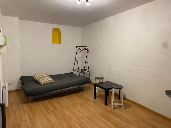 BEDARIEUX - Studio meublé - 24 m² - 2ème étage