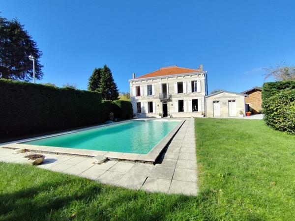 Maison à vendre |  Saint-Jean-d'Illac |  9 pièces | 228 m²