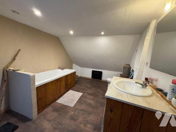 Maison proche de la Baie du Mont Saint Michel et du Mont Saint Michel.
Une maison en pierre à ...