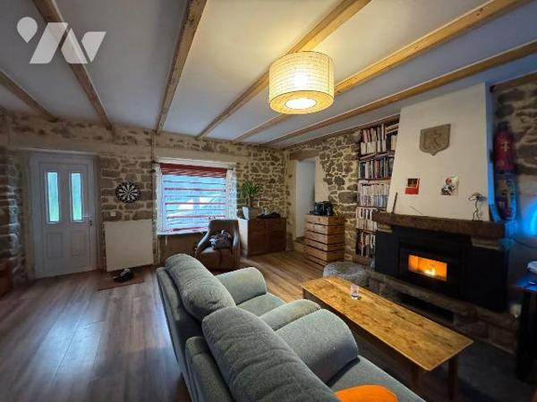 Maison proche de la Baie du Mont Saint Michel et du Mont Saint Michel.
Une maison en pierre à ...