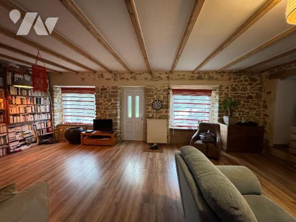 Maison proche de la Baie du Mont Saint Michel et du Mont Saint Michel.
Une maison en pierre à ...