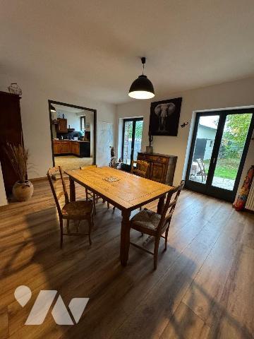 Maison proche de la Baie du Mont Saint Michel et du Mont Saint Michel.
Une maison en pierre à ...