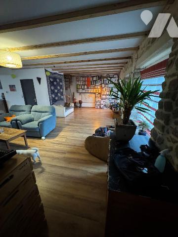 Maison proche de la Baie du Mont Saint Michel et du Mont Saint Michel.
Une maison en pierre à ...