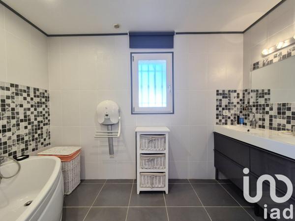 Maison à vendre 8 pièces 210 m² Lorgues