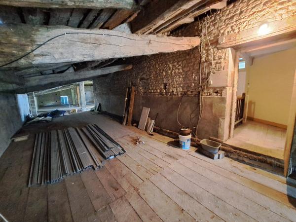 Maison Charentaise avec dépendances et jardin – 190 m² – 6 pièces – 4216 m²