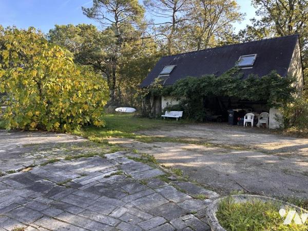 A VENDRE CARNAC Nord, dans lotissement résidentiel, maison années 70, terrain en Na 6460 m²