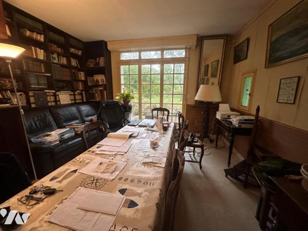 A VENDRE CARNAC Nord, dans lotissement résidentiel, maison années 70, terrain en Na 6460 m²