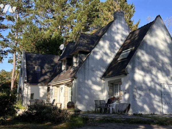A VENDRE CARNAC Nord, dans lotissement résidentiel, maison années 70, terrain en Na 6460 m²