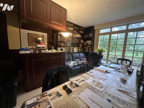 A VENDRE CARNAC Nord, dans lotissement résidentiel, maison années 70, terrain en Na 6460 m²