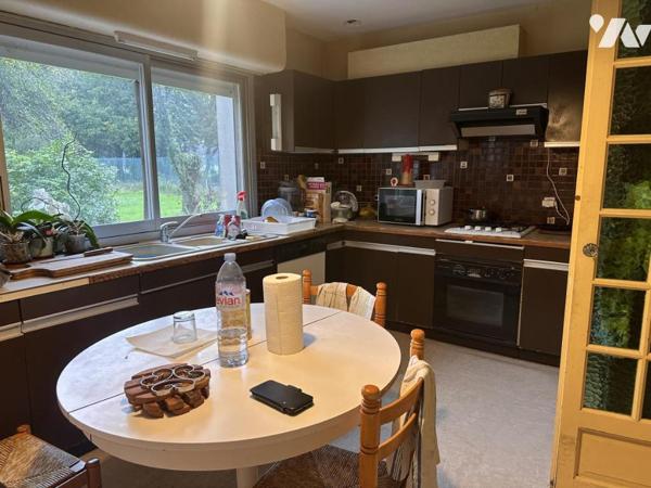 A VENDRE CARNAC Nord, dans lotissement résidentiel, maison années 70, terrain en Na 6460 m²