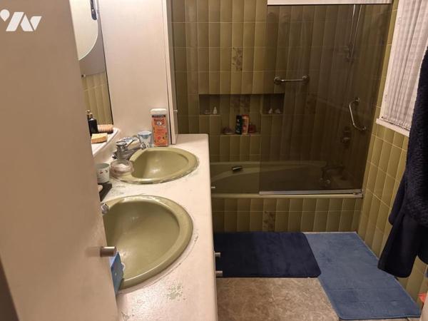 A VENDRE CARNAC Nord, dans lotissement résidentiel, maison années 70, terrain en Na 6460 m²