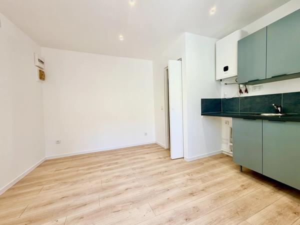 Vente                                                      Appartement
                        
                     1 pièces                      15 m2                     à Maisons-Alfort