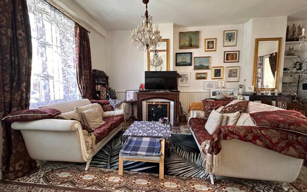 Maison à vendre    9 pièces •  Quillan