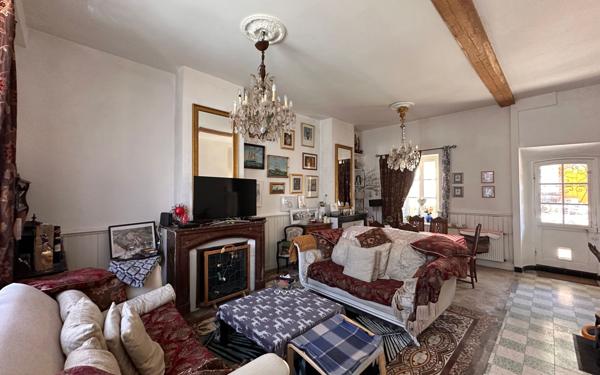 Maison à vendre    9 pièces •  Quillan