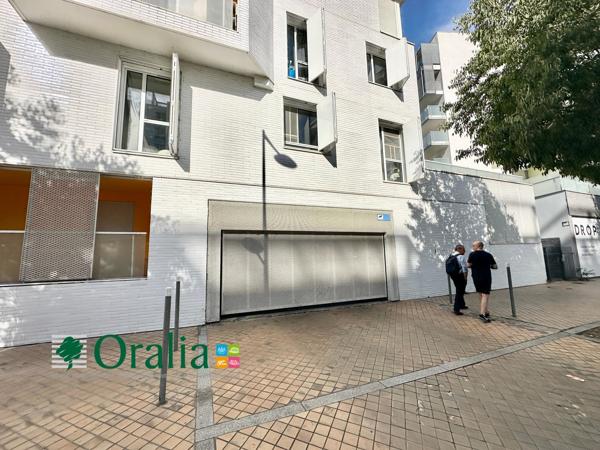 Parking · Location Bordeaux (33000)
