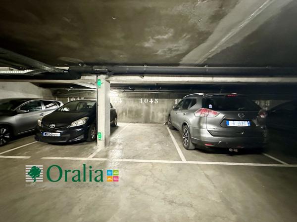 Parking · Location Bordeaux (33000)