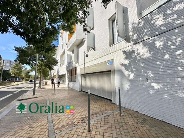 Parking · Location Bordeaux (33000)