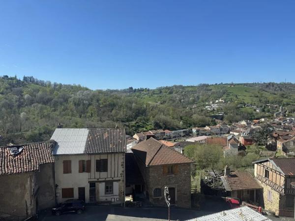 Charmante maison de village avec balcon et vue panoramique