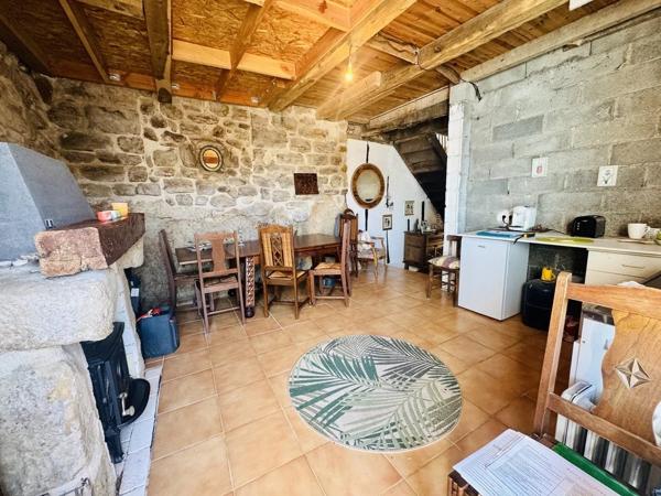 Charmante maison de village avec balcon et vue panoramique