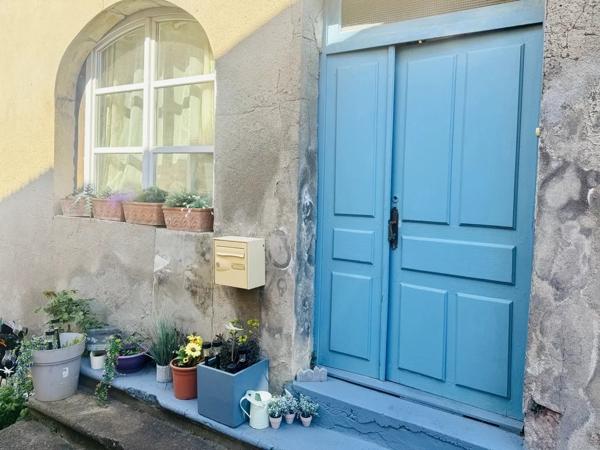 Charmante maison de village avec balcon et vue panoramique