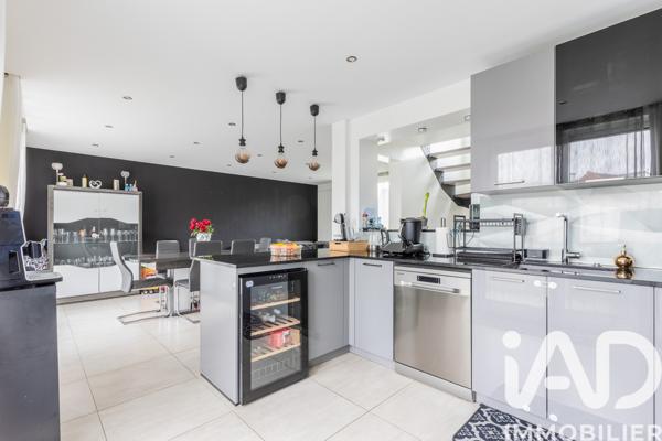 Maison à vendre 6 pièces 127 m² Savigny-sur-Orge