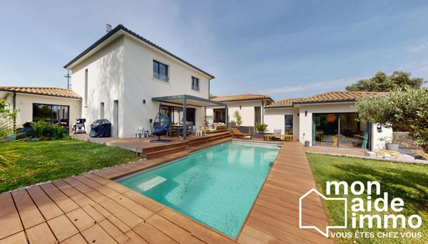 Maison T7 de 220m² avec garage et piscine sous garantie decennale