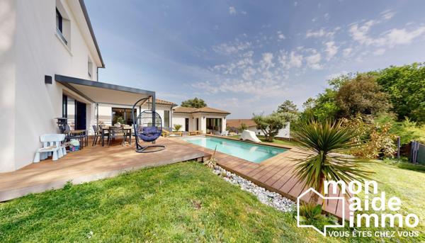 Maison T7 de 220m² avec garage et piscine sous garantie decennale