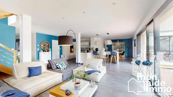 Maison T7 de 220m² avec garage et piscine sous garantie decennale