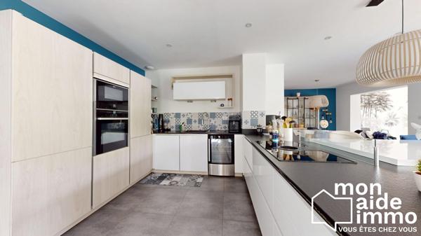 Maison T7 de 220m² avec garage et piscine sous garantie decennale