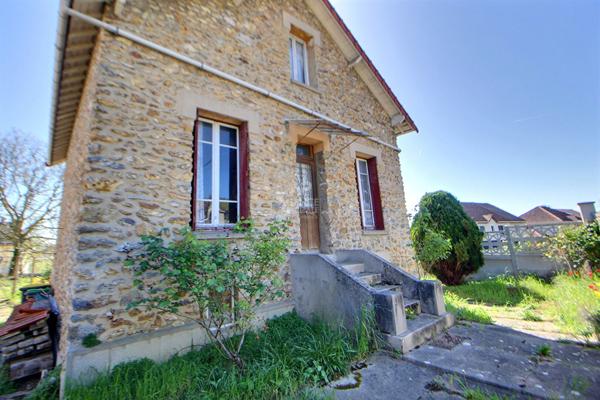 Meulière Chanteloup Les Vignes 5 pièce(s) 76 m2 245 000 € **  - Référence  1125
