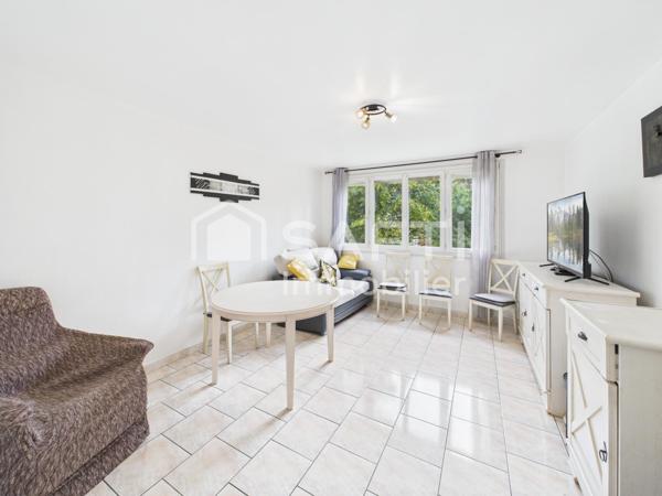 A Mérignac, appartement de 2 chambres - 56 m2 avec balcon, cave, et parking. Proche Tramway.