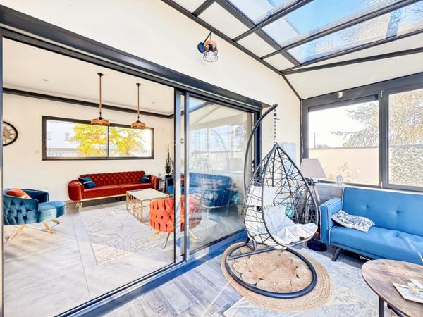 Maison d’architecte contemporaine connectée BBC 178 m2 avec prestations d'exception sur parcelle de 750 m2 avec piscine