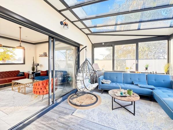 Maison d’architecte contemporaine connectée BBC 178 m2 avec prestations d'exception sur parcelle de 750 m2 avec piscine