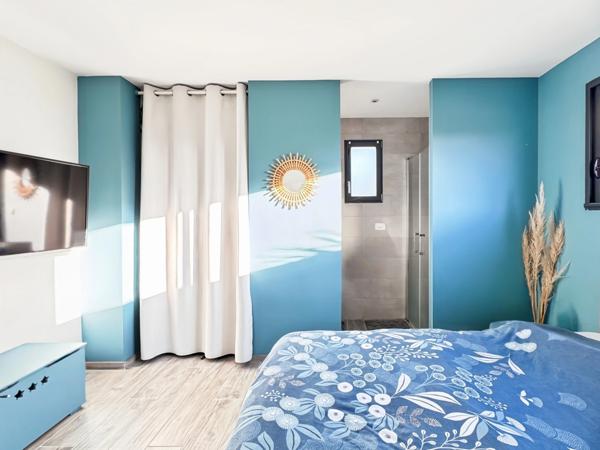 Maison d’architecte contemporaine connectée BBC 178 m2 avec prestations d'exception sur parcelle de 750 m2 avec piscine