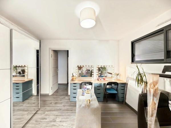 Maison d’architecte contemporaine connectée BBC 178 m2 avec prestations d'exception sur parcelle de 750 m2 avec piscine