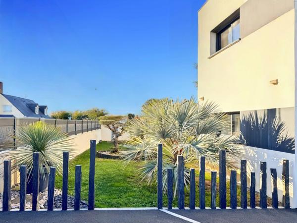 Maison d’architecte contemporaine connectée BBC 178 m2 avec prestations d'exception sur parcelle de 750 m2 avec piscine