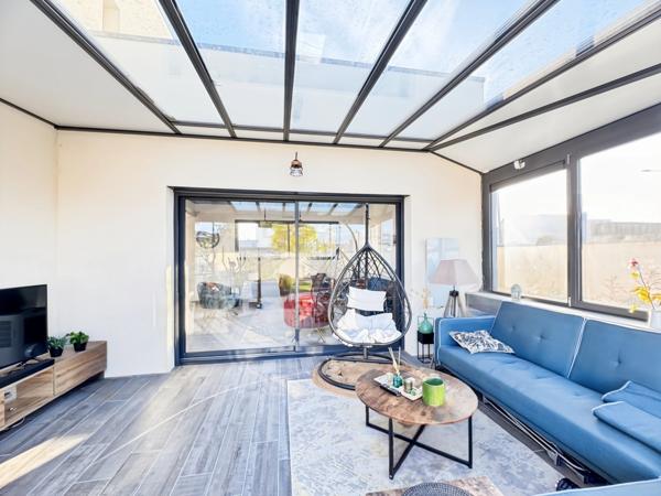 Maison d’architecte contemporaine connectée BBC 178 m2 avec prestations d'exception sur parcelle de 750 m2 avec piscine