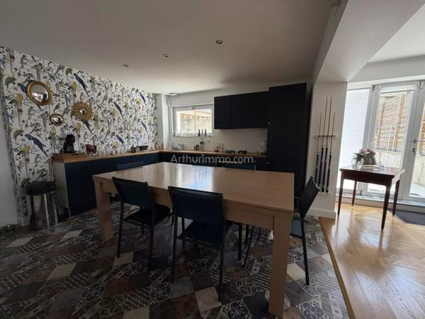 Vente                                                      Maison
                        
                     11 pièces                      202 m2                     à Quévert