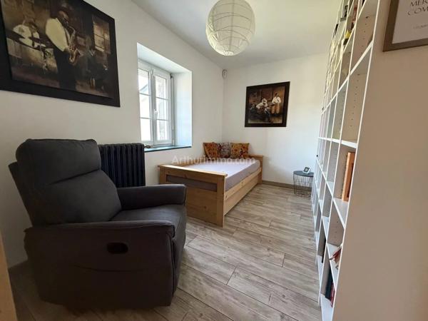 Vente                                                      Maison
                        
                     11 pièces                      202 m2                     à Quévert