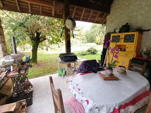 Maison familiale avec terrain arboré à Rancon