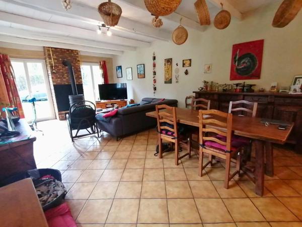 Maison familiale avec terrain arboré à Rancon