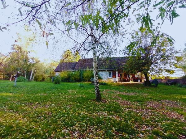 Maison familiale avec terrain arboré à Rancon