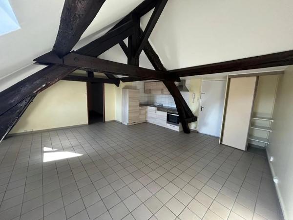 Appartement à louer 2 pièces 42.92m² Montbéliard (25200)