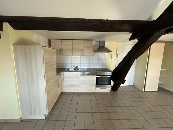 Appartement à louer 2 pièces 42.92m² Montbéliard (25200)