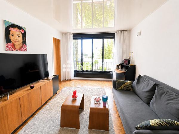 Appartement
         2 pièces
        - 51 m² 560 000 € *