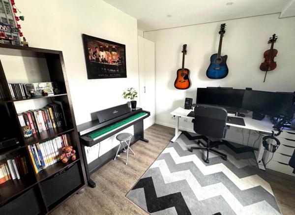 Maison contemporaine à VERRIERES LE BUISSON (91370)