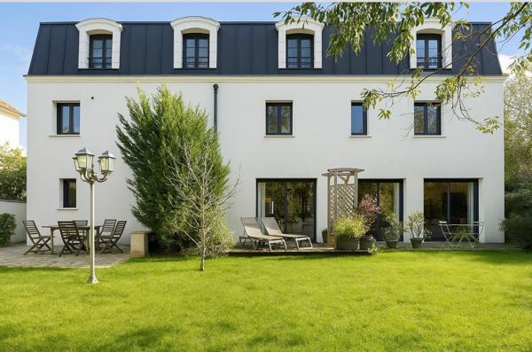 Maison contemporaine à VERRIERES LE BUISSON (91370)